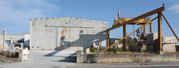 Entrada das instalações fabris da Sopedra, situadas na zona industrial da cidade de Bragança